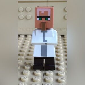 LEGO Minecraft very rare Minifigure -   Villager (White Coat) #min029